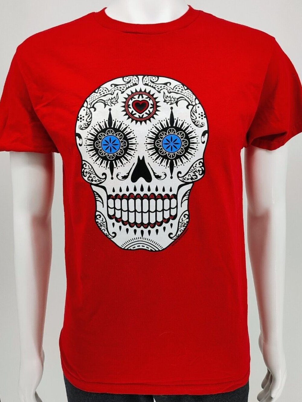 Red Sugar Skull Heart Red Graphic T-Shirt (Small/Medium)